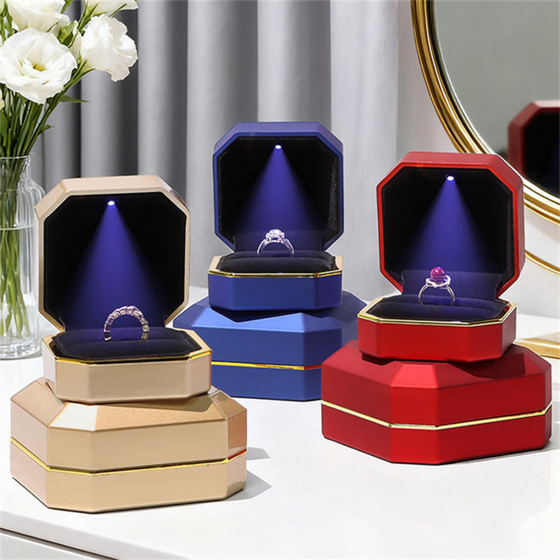 1 Buah Kotak Cincin Perhiasan  - Velvet Ring Box Led Light Proposal ulasan dan harga