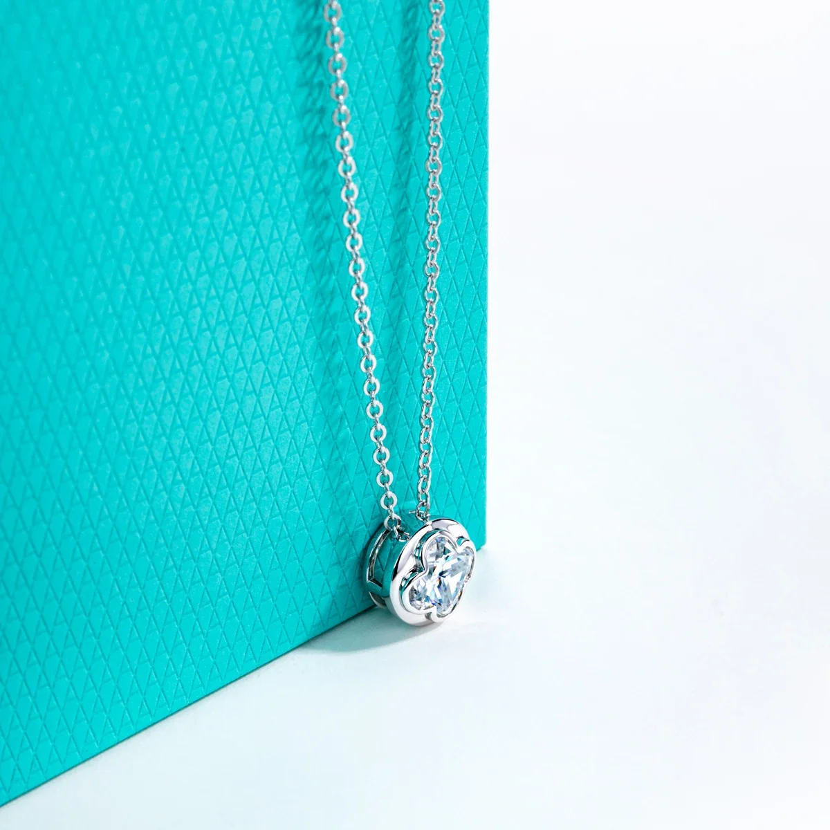 FCGJHW 2ct (7x7mm) Kalung Lion - Moissanite Pendant Necklace Solitaire ulasan dan harga